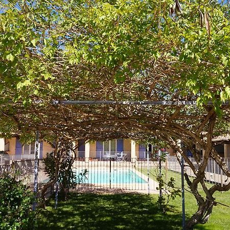 Appartements " Le Clos De La Cerisaie" Castillon-du-Gard Exterior photo