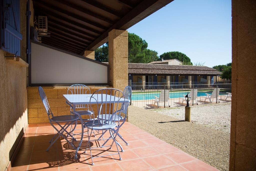 Appartements " Le Clos De La Cerisaie" Castillon-du-Gard Exterior photo
