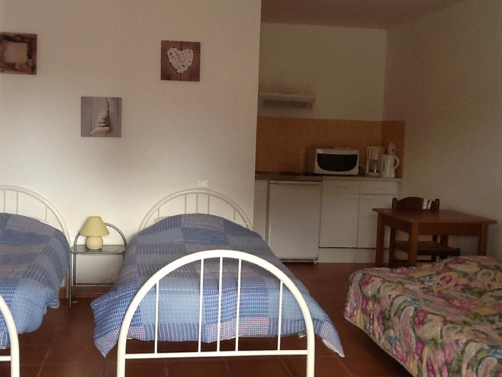 Appartements " Le Clos De La Cerisaie" Castillon-du-Gard Room photo