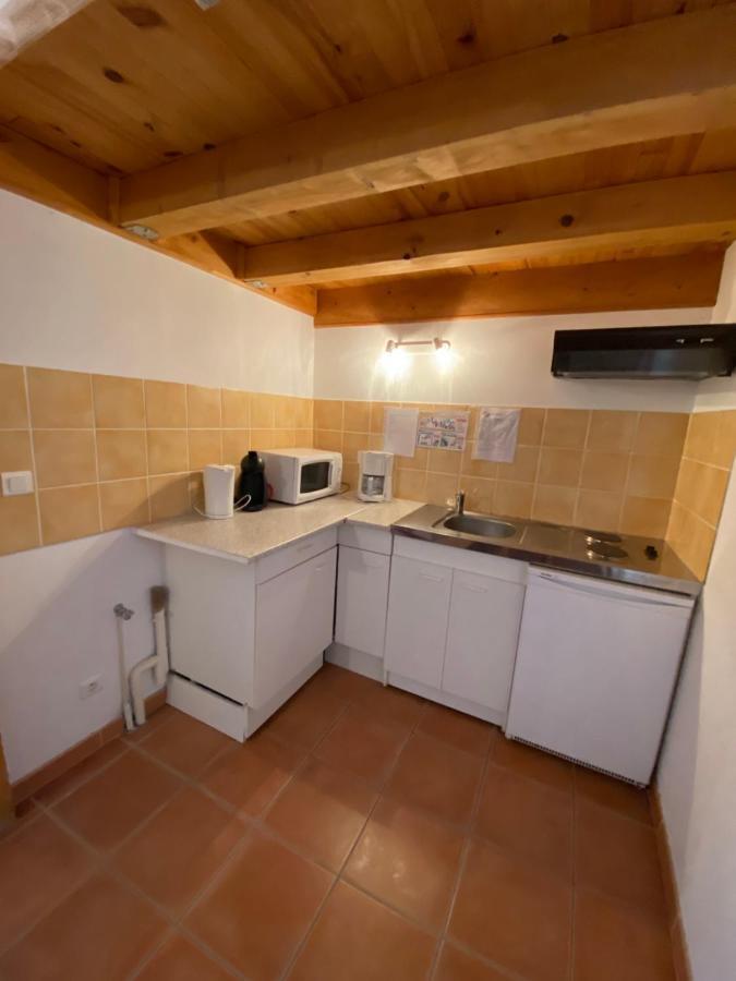 Appartements " Le Clos De La Cerisaie" Castillon-du-Gard Exterior photo